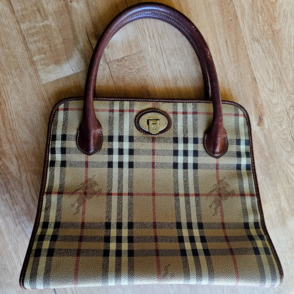 Vintage Burberrys toggle bag